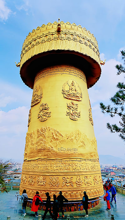 香格里拉大佛寺